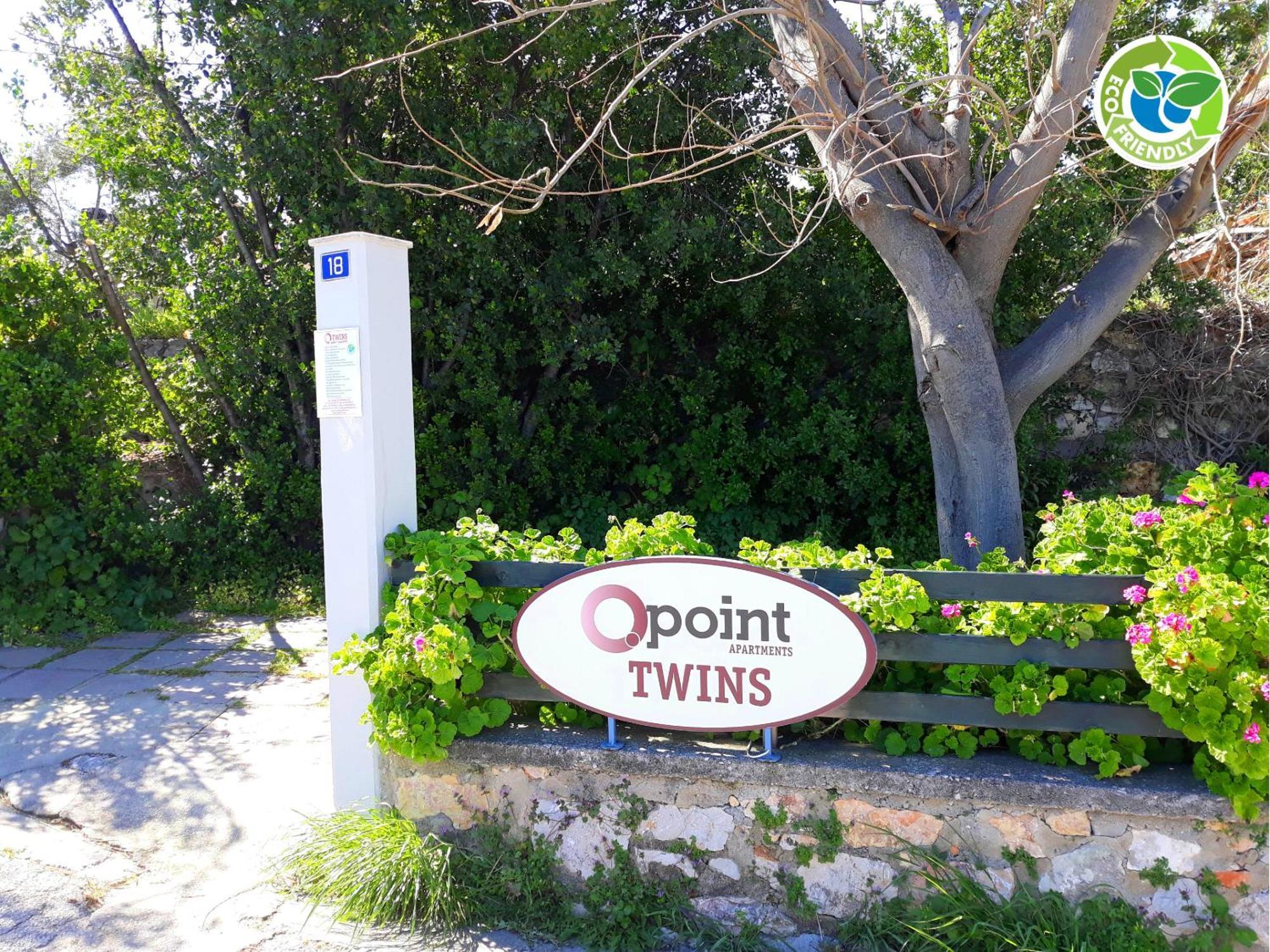 Point Twins Apartments Vrontádos Esterno foto